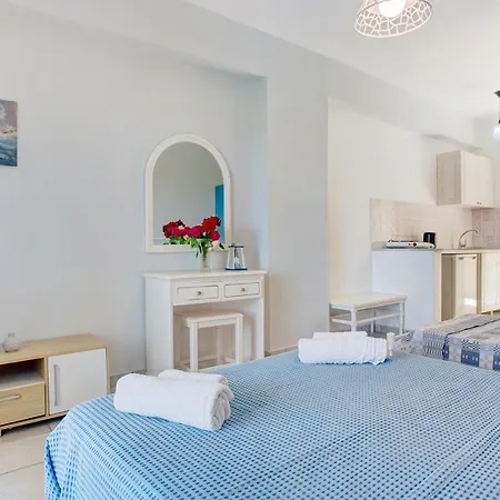 Yiannis 6 *