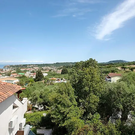 Yiannis 6