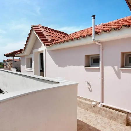 Apartment Yiannis 6 *